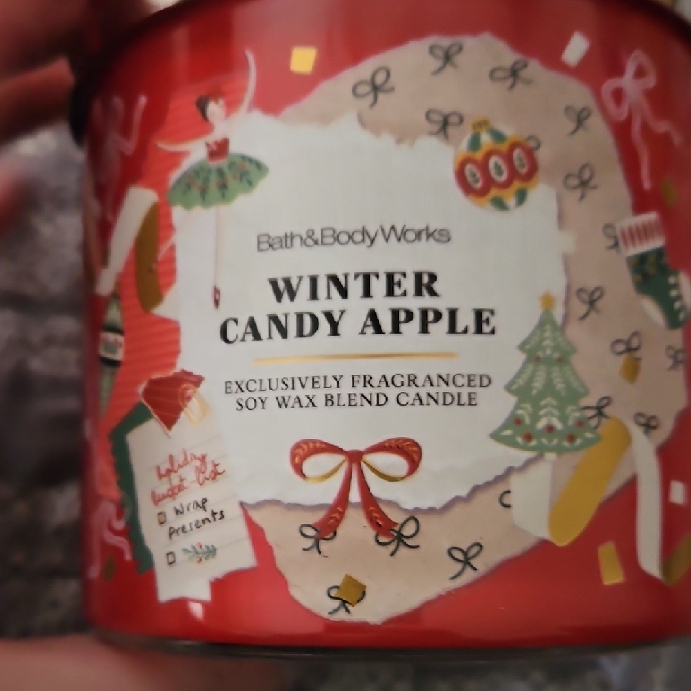Bath & Body Works Green and Red Holiday Candles - Picture 4 of 5